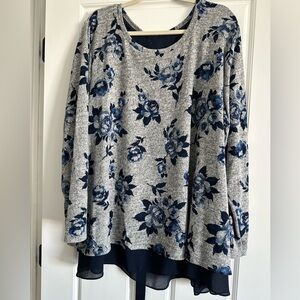 Women’s plus size 26W/28W Navy Floral Blouse with detailed back.